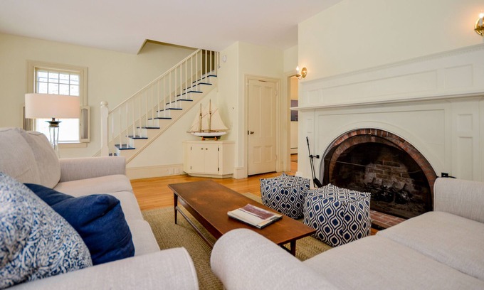 Marion Center House | 6 Bedroom With Access to Silvershell Beach