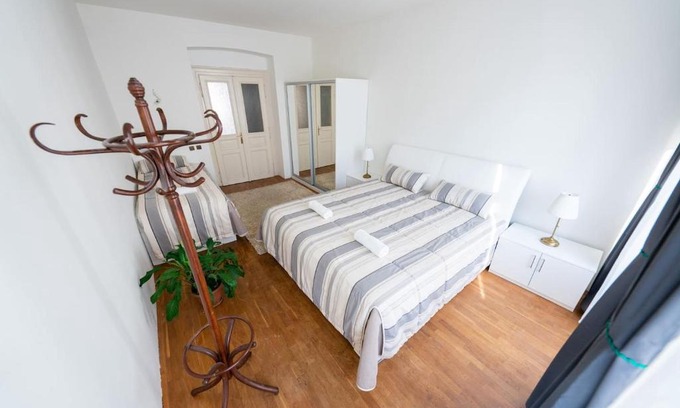 Vrsovice Apartment | 6 Bob's Apartments - 3 bedrooms, King size beds