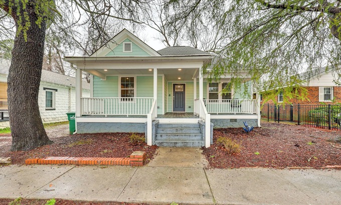 Wilson House | 6 Mi to Lake Wilson: Group-Friendly Getaway!