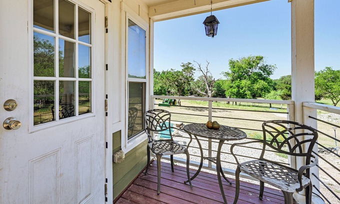 Copperas Cove Cabin | 6 Mi to Topsey Exotic Ranch: Retreat on 12 Acres!