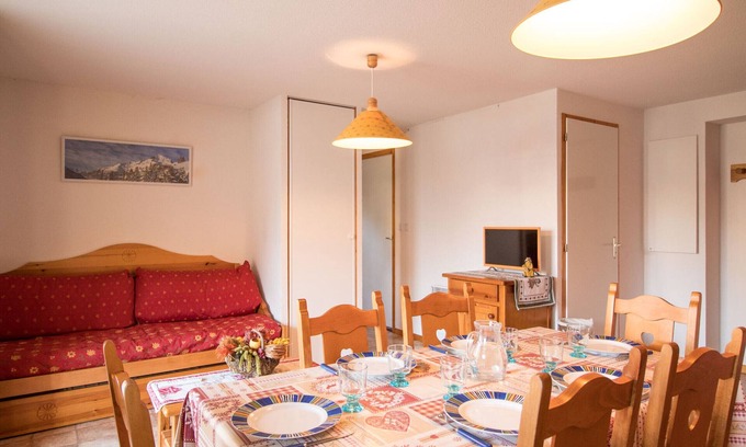 Aussois Apartment | 6-pax Apartment in Aussois with Terrace and Parking
