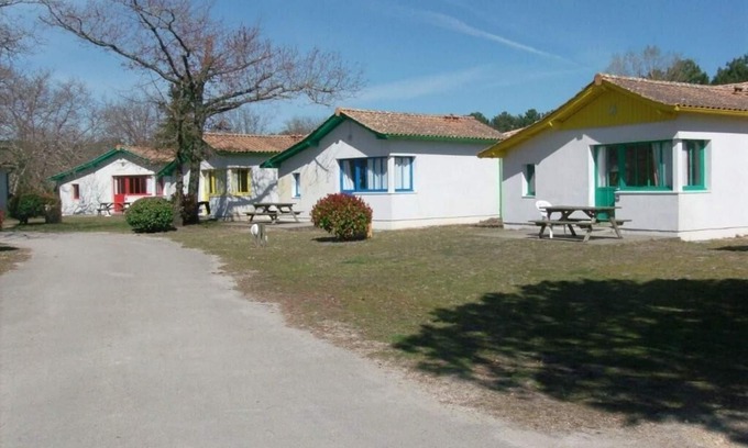 Ares House | 6 PEOPLE IN A PEDESTRIAN RESIDENCE and SWIMMING POOLS