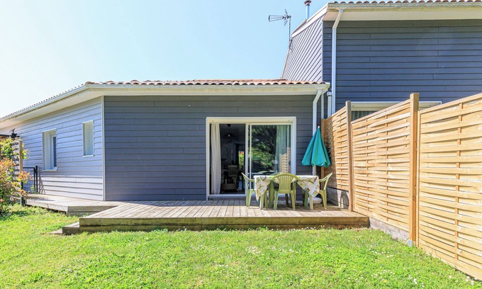 Soustons Apartment | 6-Person Vacation Apartment in Soustons – Modern Comfort, Private Garden & Outdoor Terrace