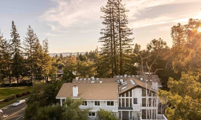 Menlo Park Apartment | 601 Whole House #1 · Serene Oasis in Menlo Park's Finest Neighborhood