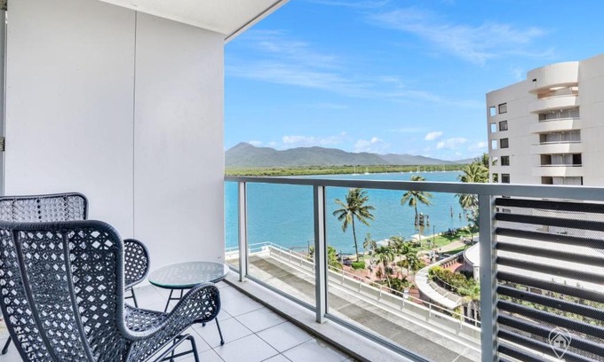 Cairns Central Business District Hotel | 602 Harbour Lights with Ocean Views