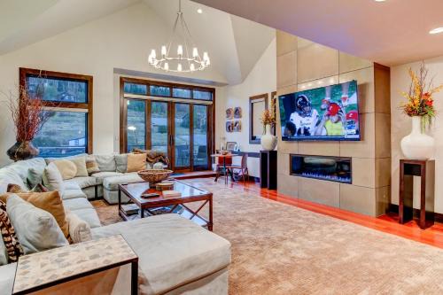 Deer Valley House | 605 Deer Valley Drive