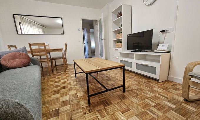 Las Campas y San Claudio Apartment | 619A Moderno y acogedor apartamento