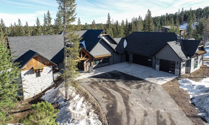 Lead Cabin | 6400+ Sq. Ft. Beautiful New Lodge in Powder House Pass w/Comm. Pool Access!