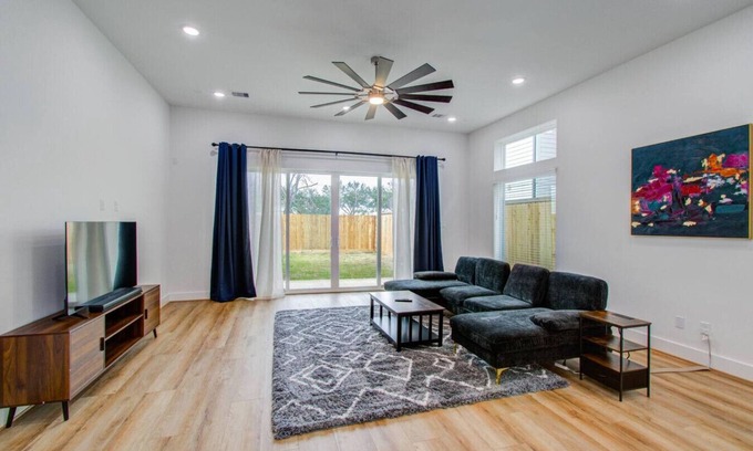 Riverside Terrace House | 6732 Peerless St Houston TX