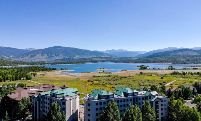 Frisco Condo | 6th Floor Condo with Amazing Lake and Mountain Views!