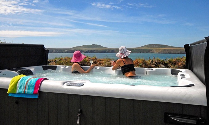 St Brides Cottage | 7 bedroom accommodation in Rhosson, nr St. Davids