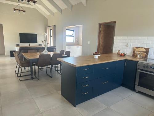 Saldanha House | 7 Honeysuckle