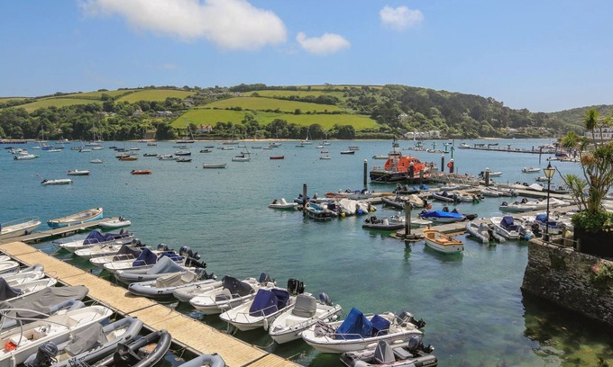 Salcombe House | 7 ISLAND QUAY, family friendly, country holiday cottage in Salcombe