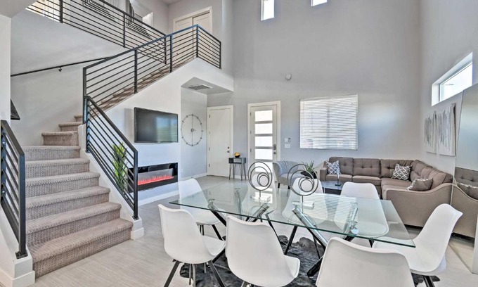 Alhambra House | 7 Mi to Dtwn Phoenix Home with Patio and Yard