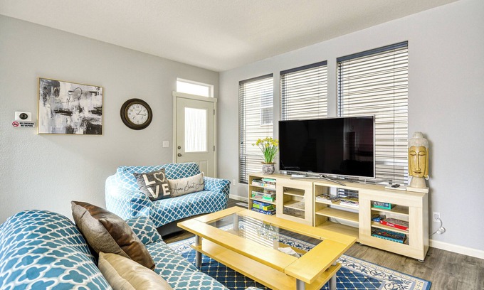 Cedar Hills House | 7 Mi to Dwtn Portland - Home w/Patio!