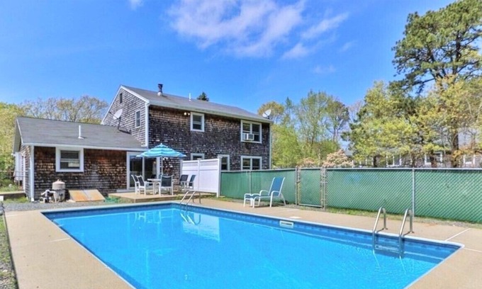 Sandwich House | 7 Raymond with pool- new listing