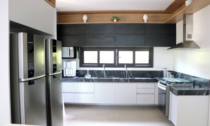 Jenipabu House | 7-Suite Mansion in Guarajuba Near the Beach Gated Community!