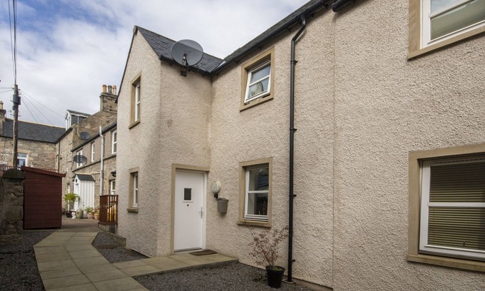 Forres Apartment | 7 Varis Apartments