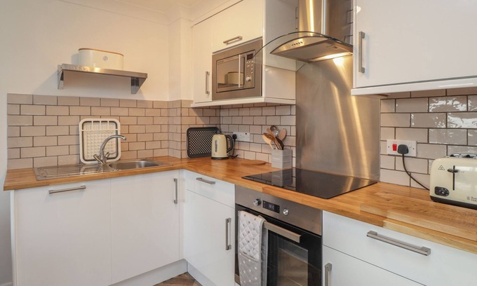 Rye Cottage | 7 Waves
