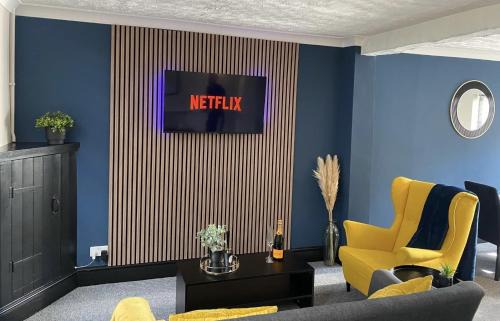 Church Gresley House | 70 main street