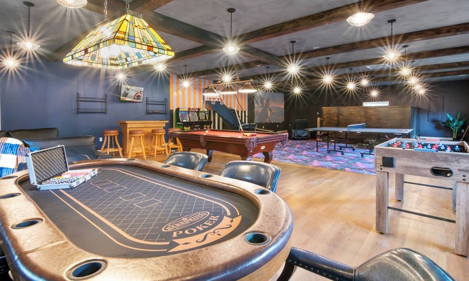 Tobyhanna House | 7000+ SQFT - The Grand Lodge - Spacious, Family Oriented - Massive Game Hall!