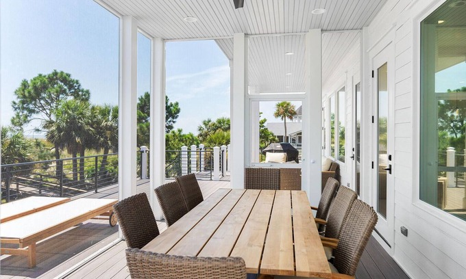 Saint Helena Island House | 718 Swordfish Road