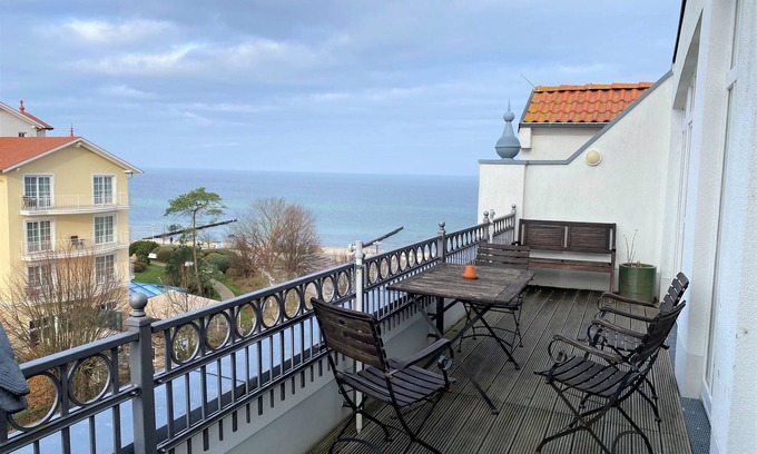 Kuhlungsborn Ost Apartment | (76) 3-room apartment with roof terrace lake view - Appartementhaus Atlantik