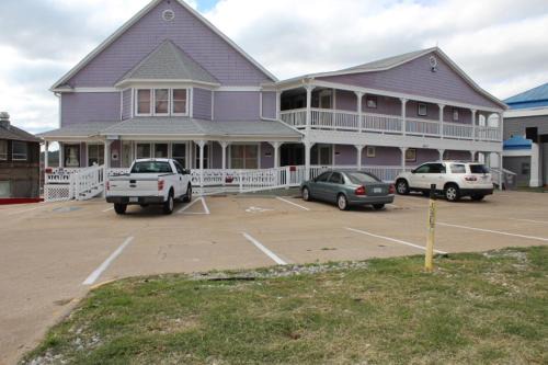 Branson Apartment | 76 Family Inn