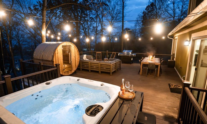 McGaheysville House | 7BR Designer Home in Massanutten