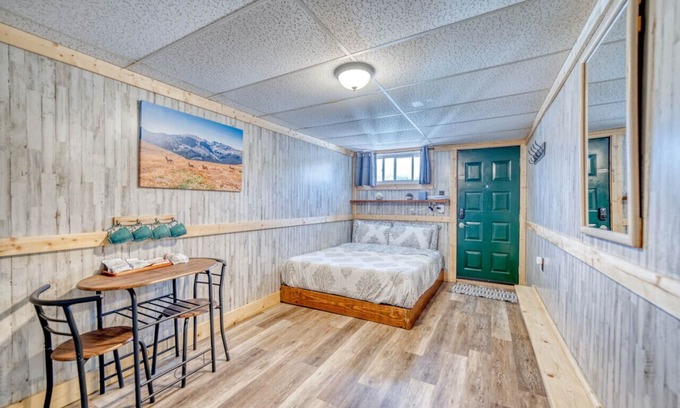 Leadville Apartment | 7Cozy Dog Friendly Private Room Downtown Leadville