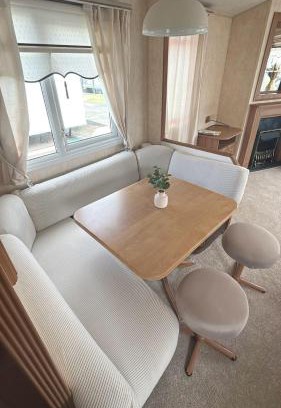 Towyn Resort | 8 Berth Caravan on Edwards Park, Towyn
