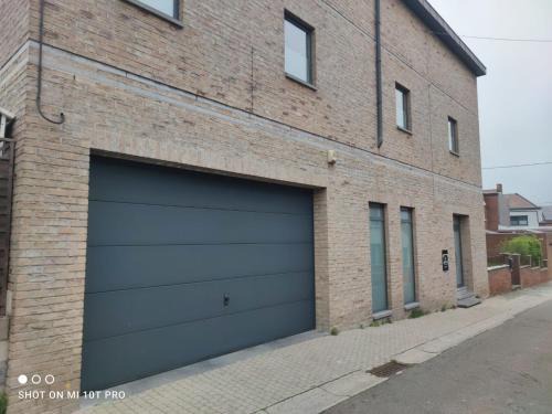 Montignies-sur-Sambre Villa | 8 chambres privées dans une villa de luxe partagée de 350m2