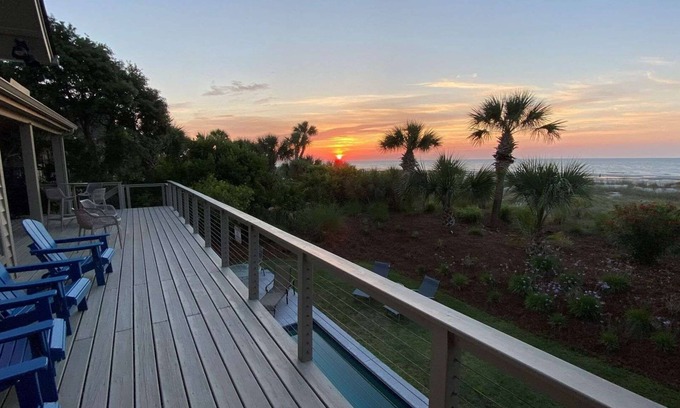 Palmetto Dunes House | 8 Dinghy - BOOK MEMORIAL WEEKEND - 4 Night Special in an Oceanfront Home!