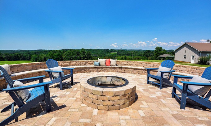 Pilot Mountain House | 8 Mi to Dtwn Mt Airy: Mtn-View North Carolina Home
