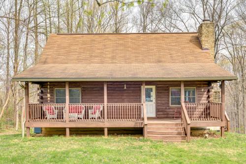 Unionville House | 8 Mi to IU Cabin with Reading Nook, Fire Pit and Yard