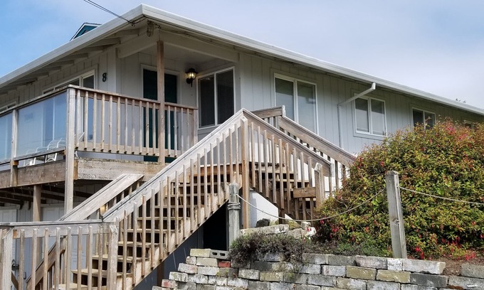 Gleneden Beach House | #8 - "Pelican's Nest" - Views & Steps from the beach!