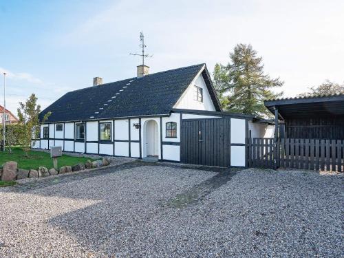 Sakskobing House | 8 person holiday home in Sakskøbing-By Traum