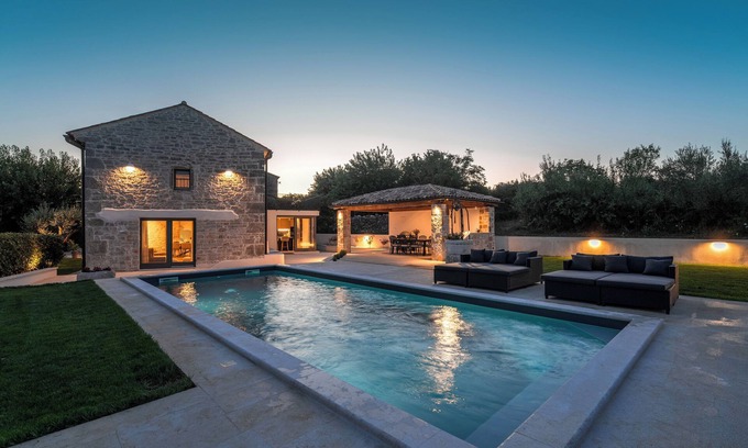 Vosteni Villa | 8 persons, pool, quiet location, large garden, ideal for families with children