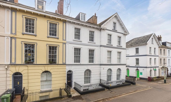 Exeter House | 8 RICHMOND ROAD, pet friendly, luxury holiday cottage in Exeter