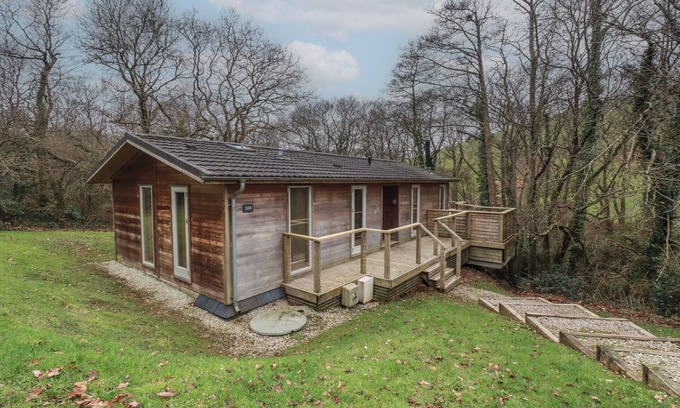 Looe Cottage | 8 STREAMSIDE, pet friendly, luxury holiday cottage in Lanreath