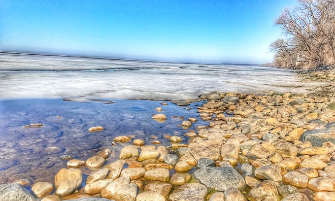 Chilton House | 80 ft Lake front on the East Shore Of Lake Winnebago!! AMAZING sunsets!!