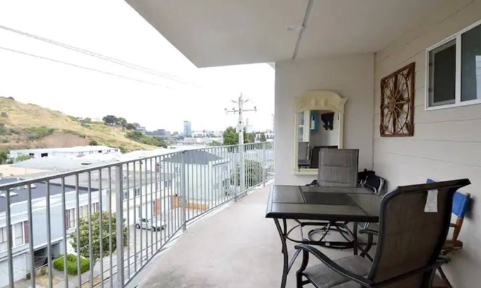 Downtown Apartment | 8406 - Penthouse Studio with Elevator & Parking near SFO