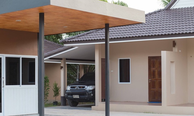 Phunphin Apartment | 88 Fine Room @Surat Thani Airport