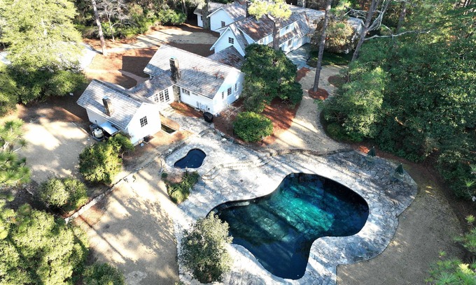 Pinehurst House | 8BR Historic Gated Luxury Estate on 5 secluded acres in the Village of Pinehurst