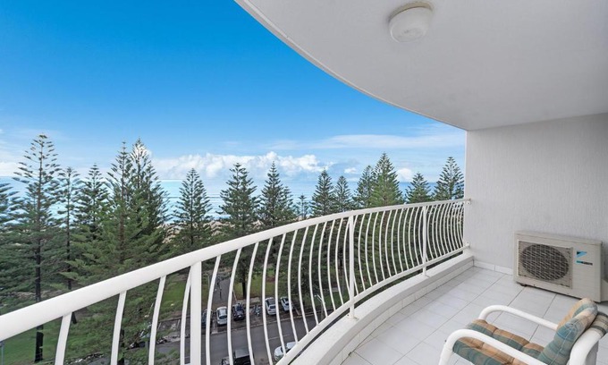 Miami Apartment | 8th Floor Ocean View Apartment
