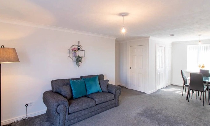Hartlepool Apartment | 9 Reef House · Marina & sea view living at its best -Free Parking | Pass the keys