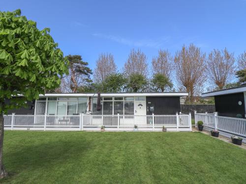 Chapel Saint Leonards House | 99 Cherry Park