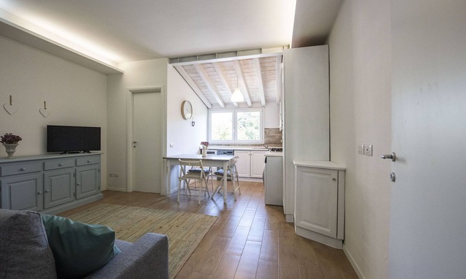 Palombina Nuova Apartment | 99 Via Esino Appartamento