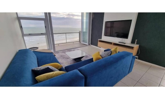 Strand Apartment | 9th Floor 3 Bedroom Seafront Apartment Strand