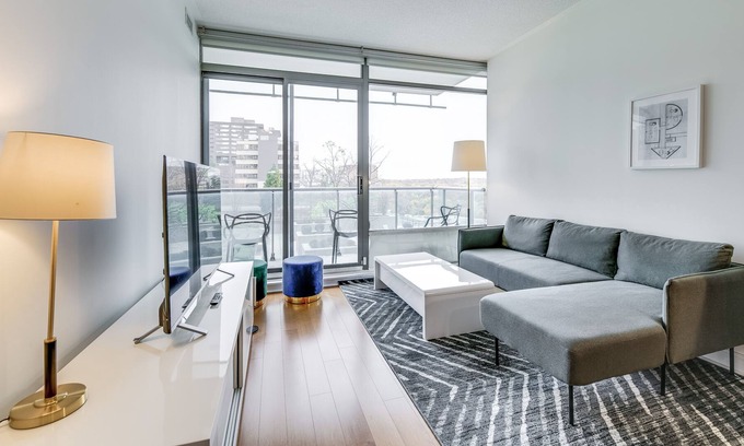 Yorkville Apartment | 9th Floor Suite Yorkville